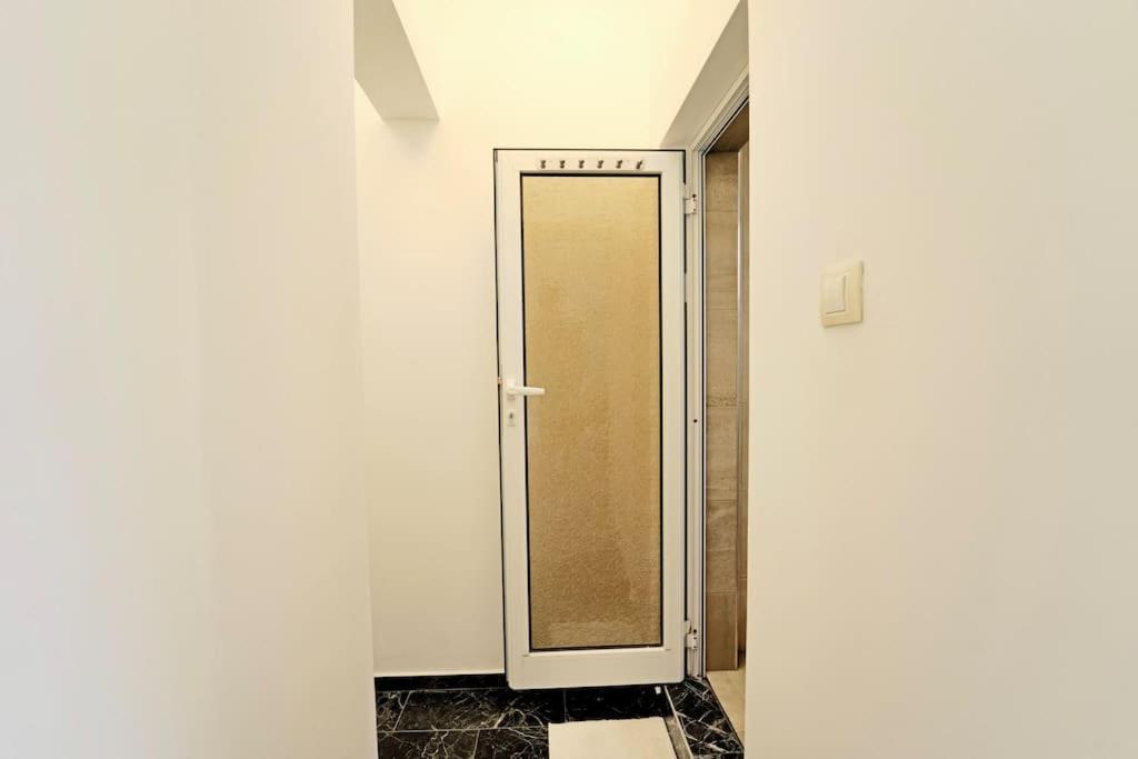 Cozy 1-Bedroom Flat In The Very Center Of Sofía Exterior foto